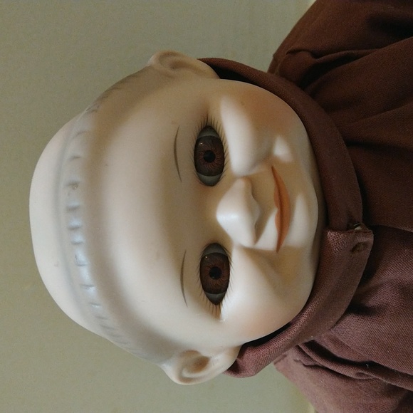 Vintage 1995 Goebel Musical Monk Porcelain Doll 125th Anniversary Ltd. Edition - Picture 4 of 5